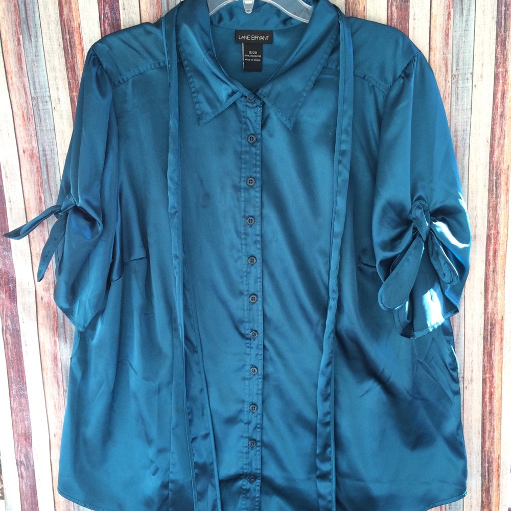 Woman’s Lane Bryant silky feel shirt